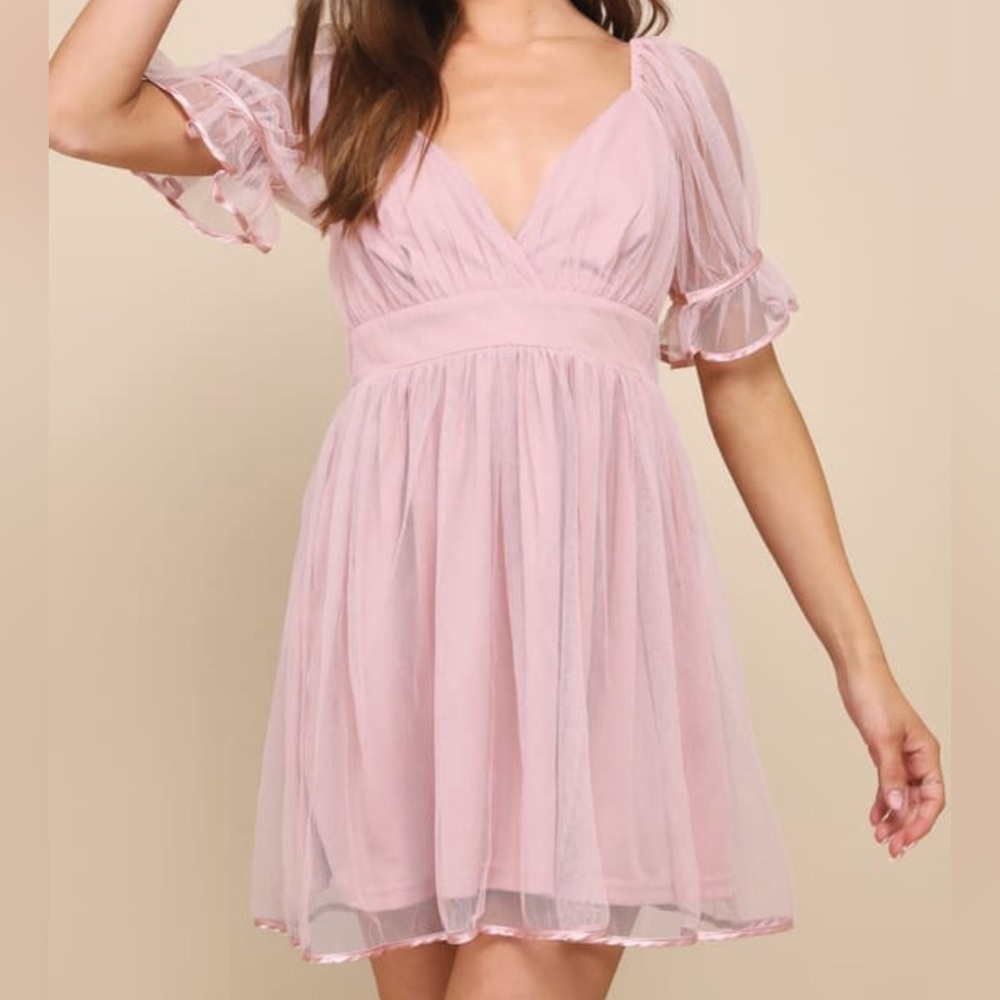 Lulu’s Sweetly Charming Blush Pink Mesh Surplice Puff Sleeve Mini Dress M. NWT.